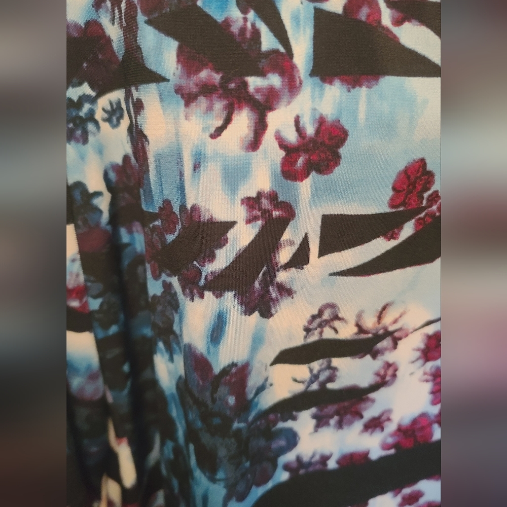 🩴Really Pretty Tunic, or Above Knee Dress - Picture 4 of 4